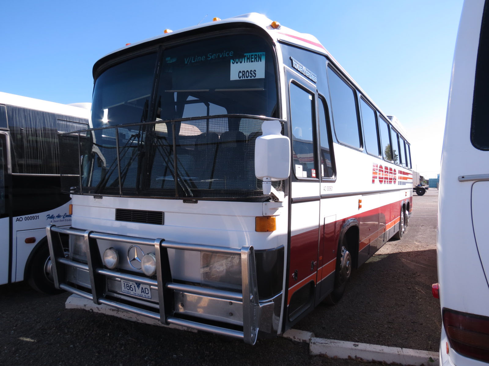 Ford's Bus Service | australia.SHOWBUS.com BUS IMAGE GALLERY | Victoria